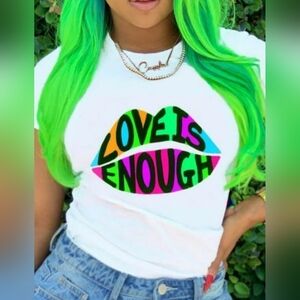 NWT Casual Graphic White T-shirt